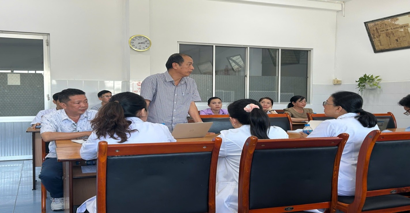 Trung tâm Y tế thị xã Tịnh Biên phối hợp với VNPT An Giang và ngân hàng Vietinbank Châu Đốc về triển khai thanh toán viện phí không dùng tiền mặt